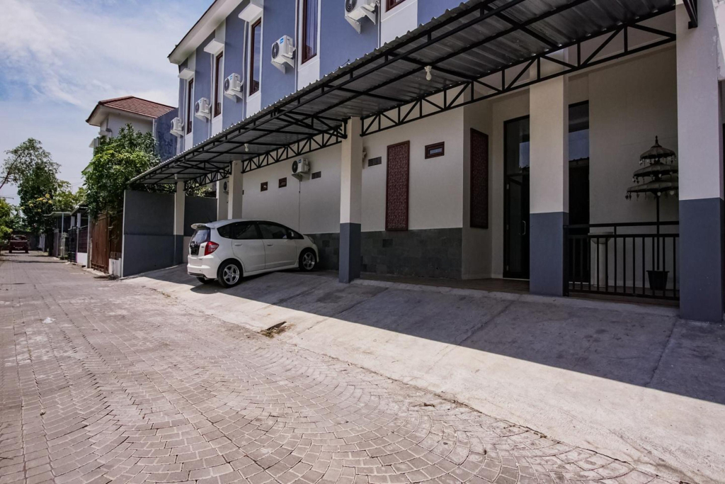 OYO 3935 Artha Ambarukmo Exclusive