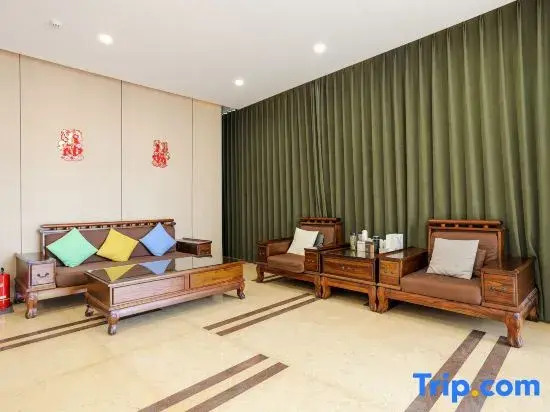 Zhilai Hotel (Yangzhou East High-Speed Railway Station Hangji Central Plaza)