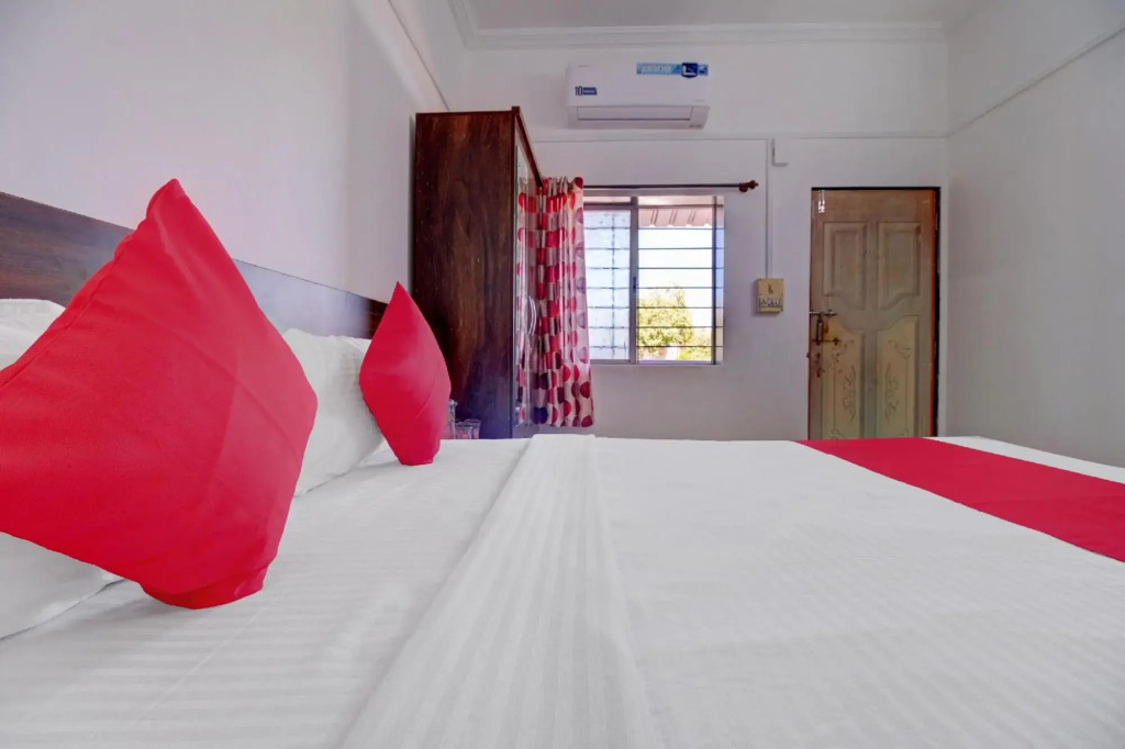 OYO 76721 Hotel MK