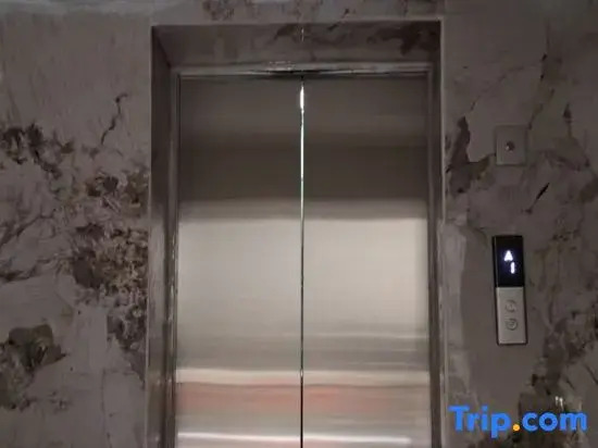 Sanqiu Apartment