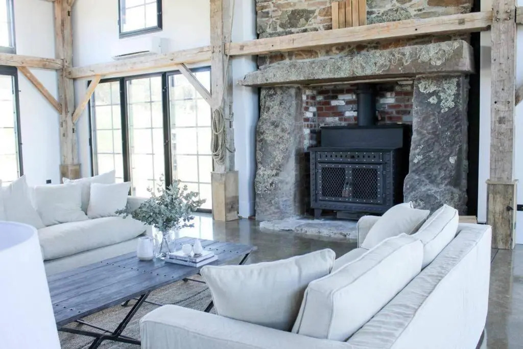 Coombs Hill Barn