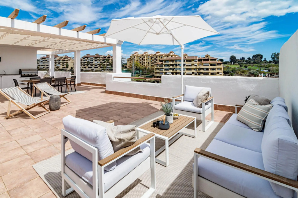 LAL- Fantastic family penthouse close to beaches