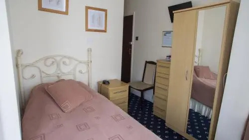 Raynscourt Lodge BB