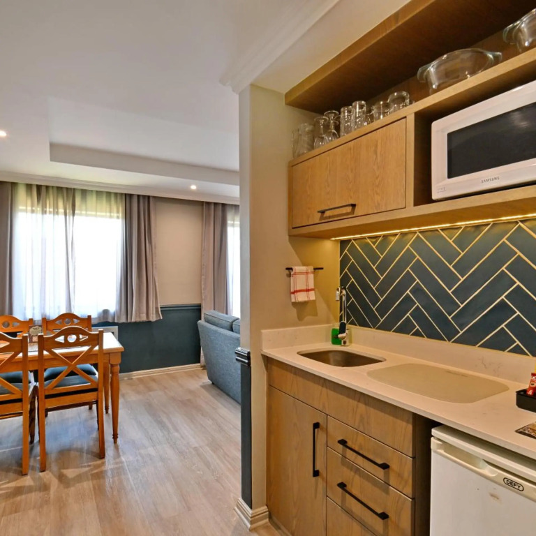 Courtyard Hotel Rosebank