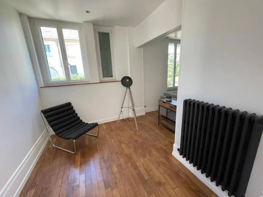Superbe appartement rénové avec parking gratuit