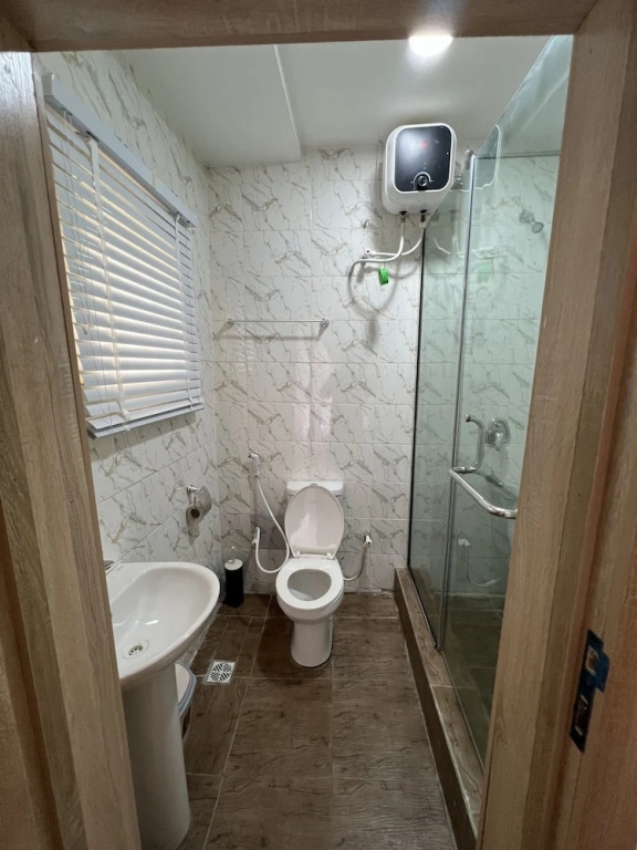 Thapunchline Apartments & Hotels