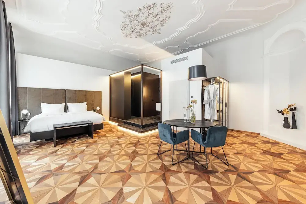 META SUITES historic city living