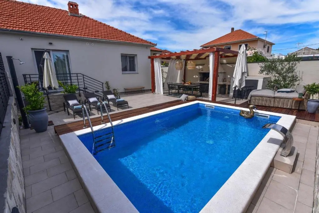 Villa Teuta ZadarVillas