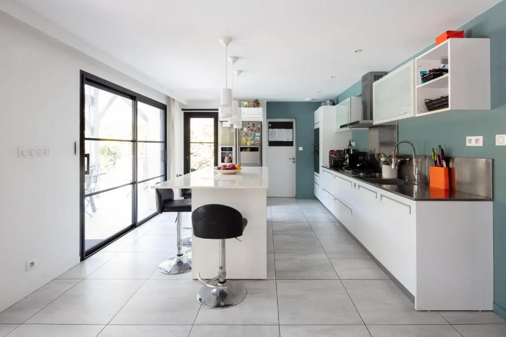 Ref 111 Seignosse, Villa de standing 4 étoiles partiellement climatisée avec piscine chauffée et Wifi au calme sur terrain 1100m2