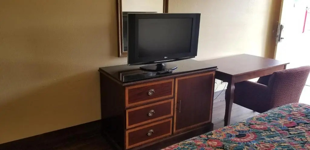 Family Inns of America - Mobile