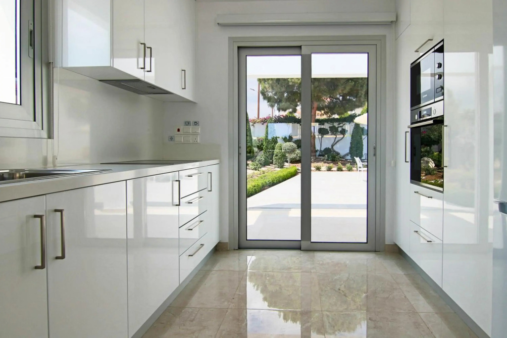 Phaedrus Living: Luxury Villa Ellison