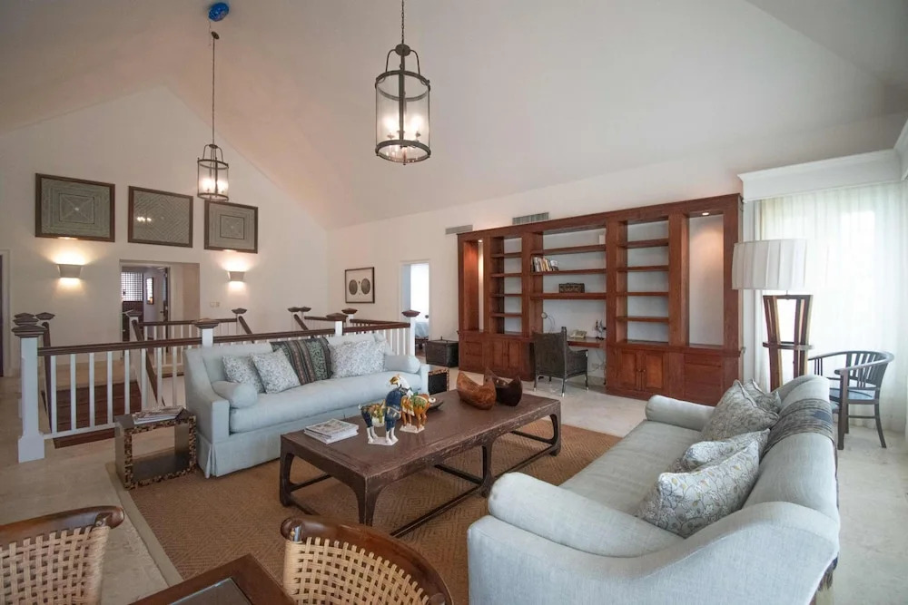 Ocean Front Luxury Villa in Golf and Beach Resort