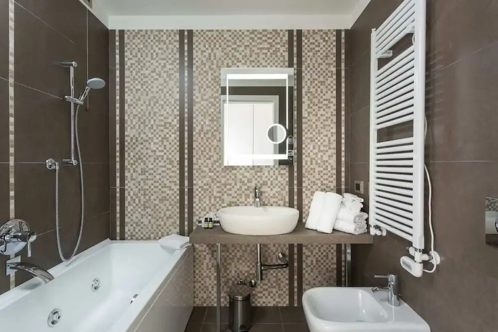 Embassy Aparthotel