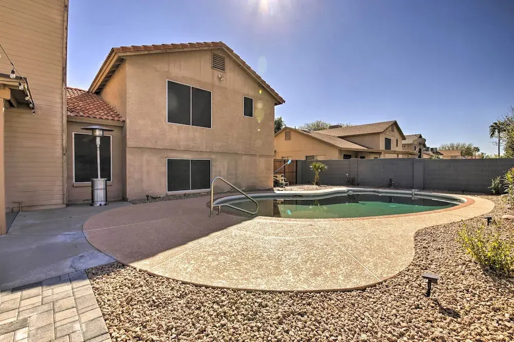 Gilbert Home w/ Private Pool & Putting Green!