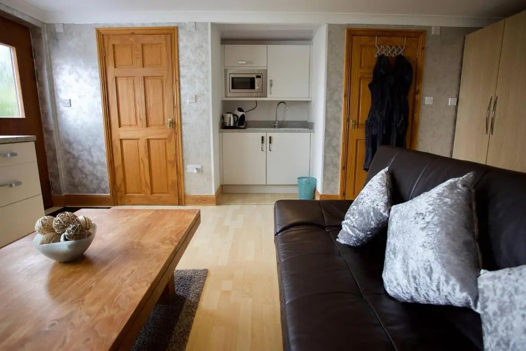 Highridge Apartment