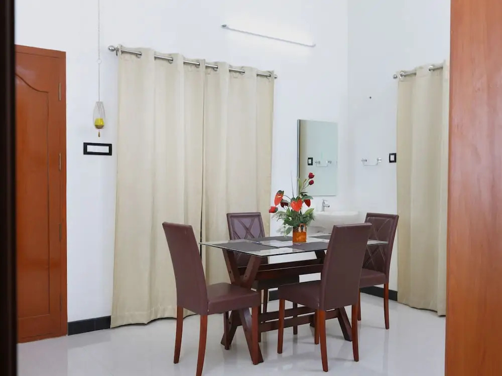 OYO 20012 SilverKey Saravanampatti