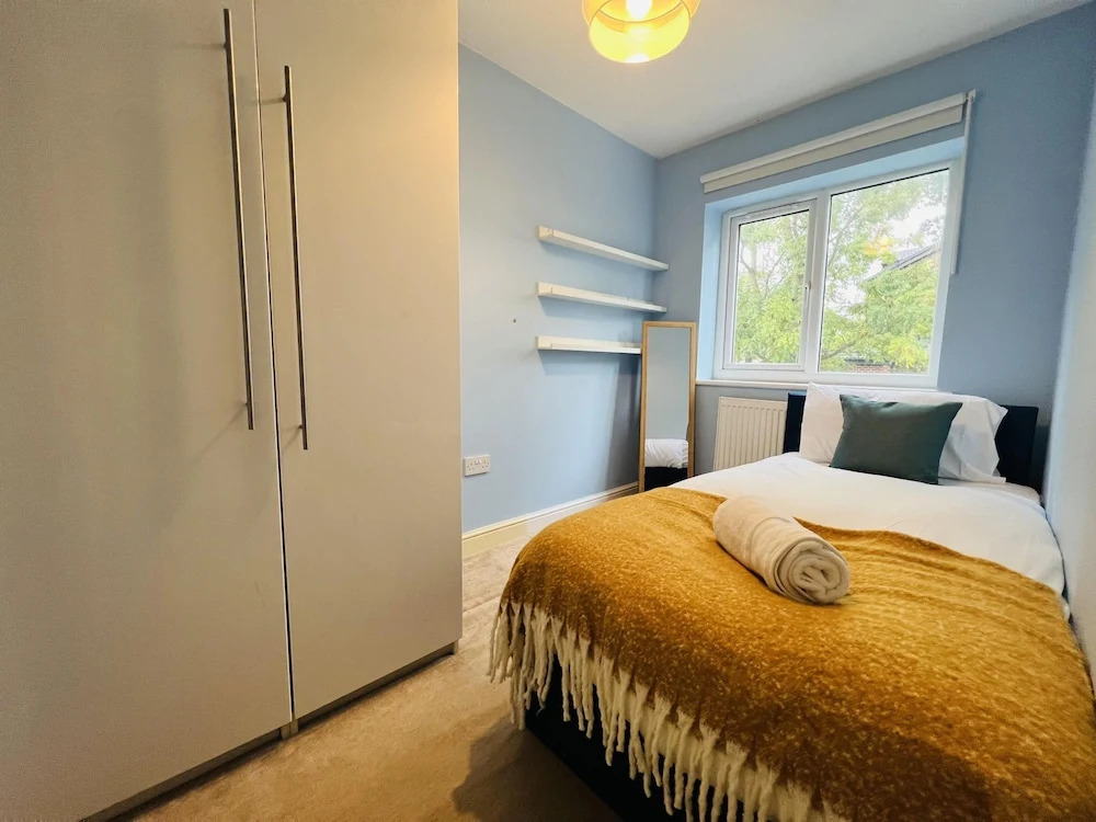 Charming 3-bed House in Levenshulme, Manchester