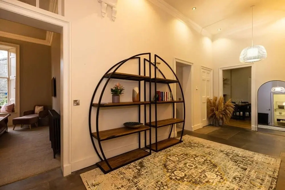 Beautiful Three Bedroom Georgian Home in Edinburgh