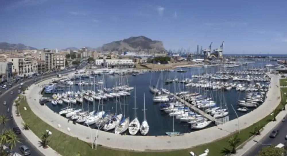 Apartment with One Bedroom in Palermo, with Wonderful City View, Furnished Balcony And Wifi - 7 Km From the Beach