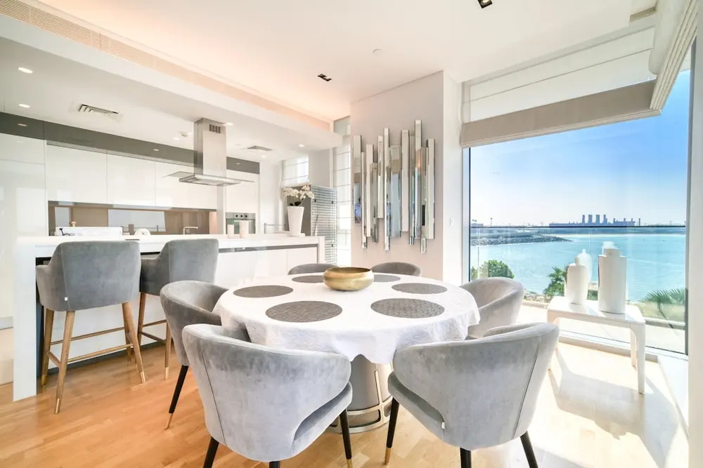Bluewaters Escape Ocean View and Luxury Living