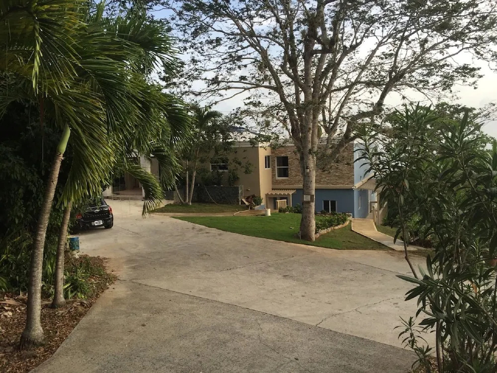 Villa Indigo Sunny 1BR Apartment in Private Gated Estate