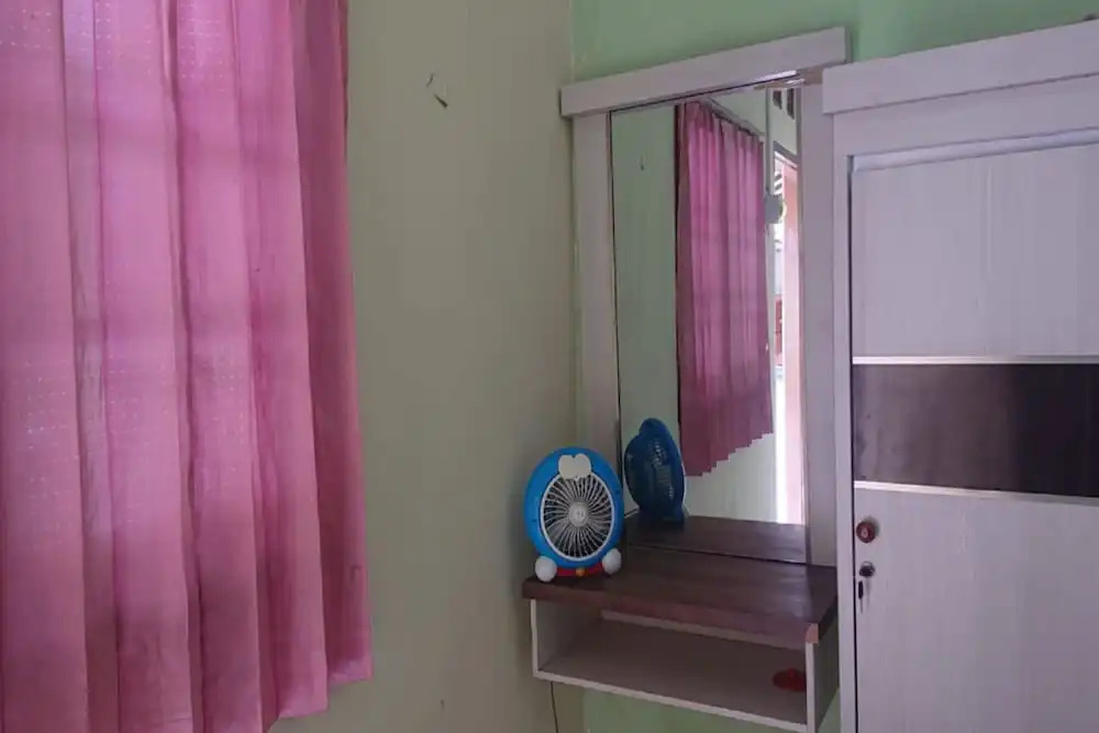 SPOT ON 93005 Berkah Kedawung Syariah Near Fakultas Farmasi Universitas Muhammadiyah Ahmad Dahlan Cirebon