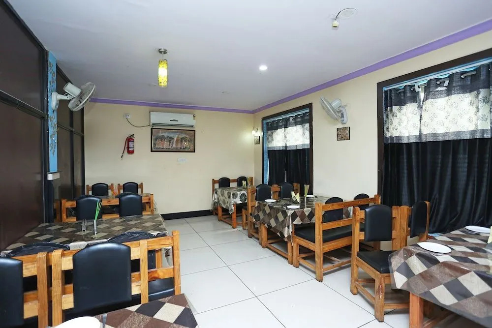 Oyo 16782 Shree Ganesh Hotel & Restaurant