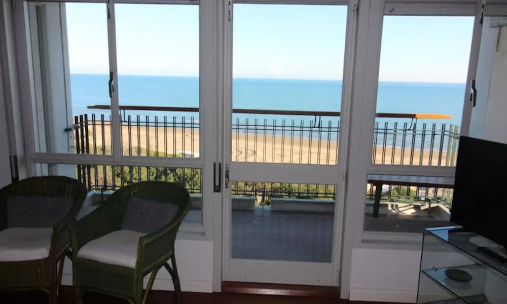 Spacious Apartment With sea View