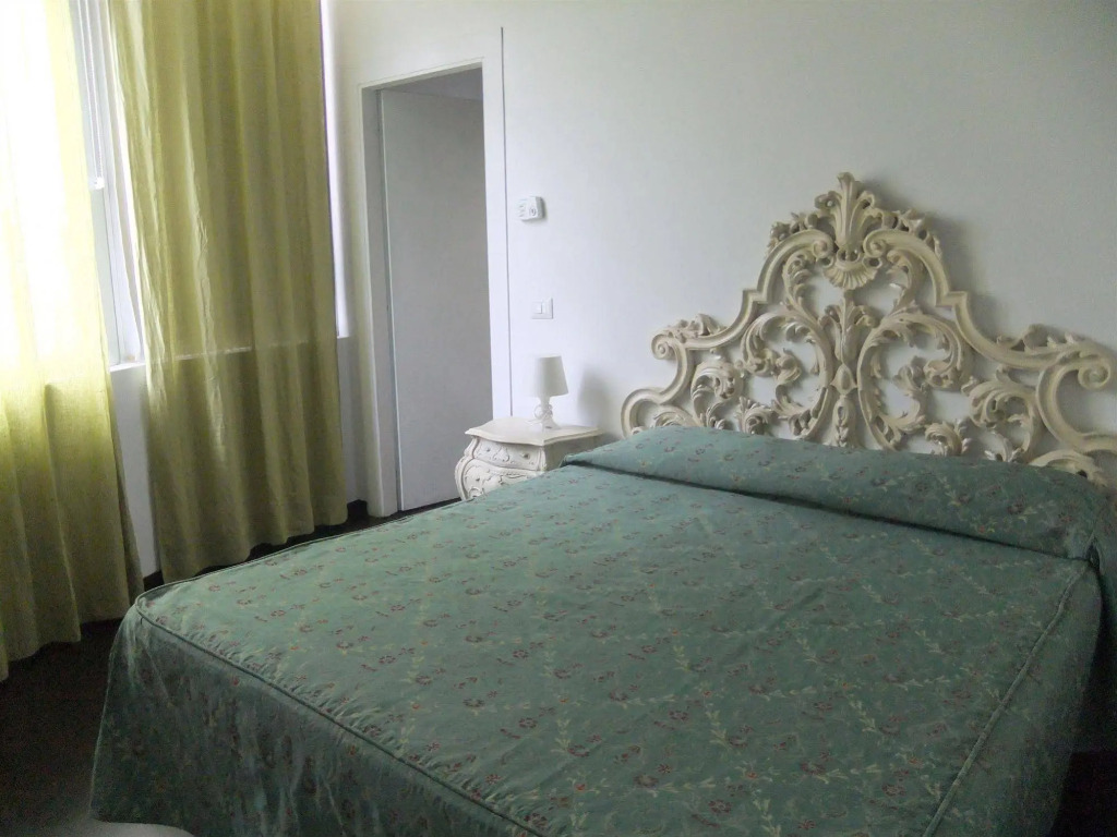 Joy Hotel