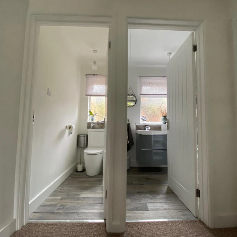 Two Sails - Spacious, Stylish, Unique, Parking, High Speed Fibre Broadband, Over 280 channels including Sky and BT Sports, Sky Cinema plus more
