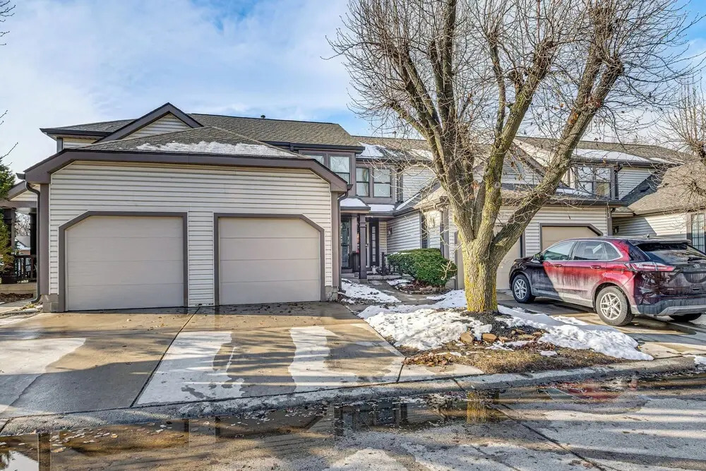 2 Mi to Castleton Square Mall! Quaint Condo