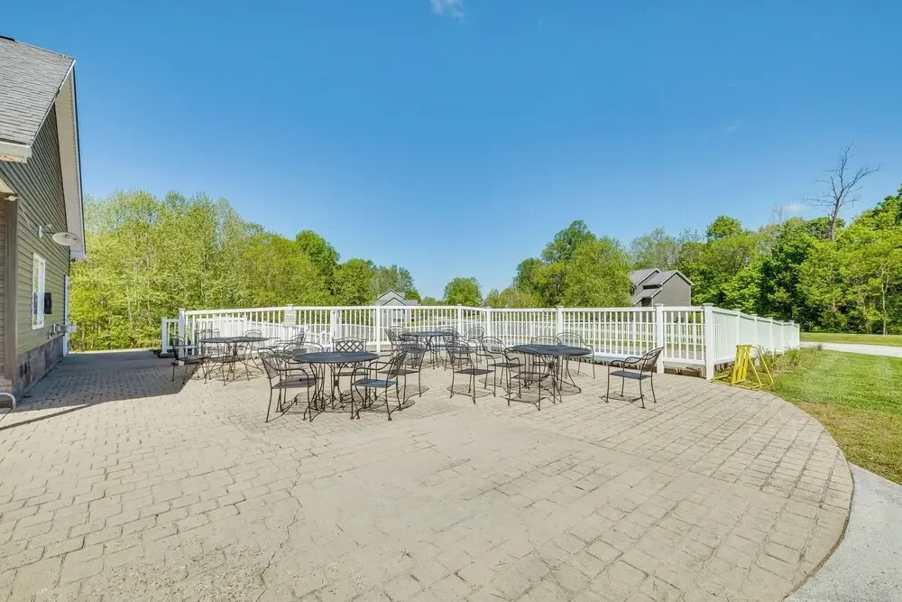Taylorsville Lake Cottage Rental w/ Hot Tub