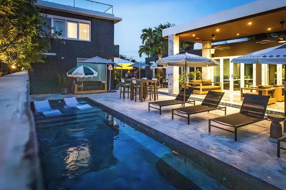 LosVanderbilt 2QnPool ResortVibe NearBch
