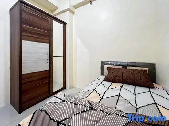 2BR Apt Green Pramuka w/ WiFi, Netflix and Pool by 2ndHome