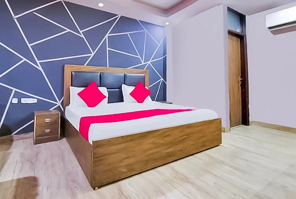 Hotel Classic By Roomshala - Nizamuddin Dargah