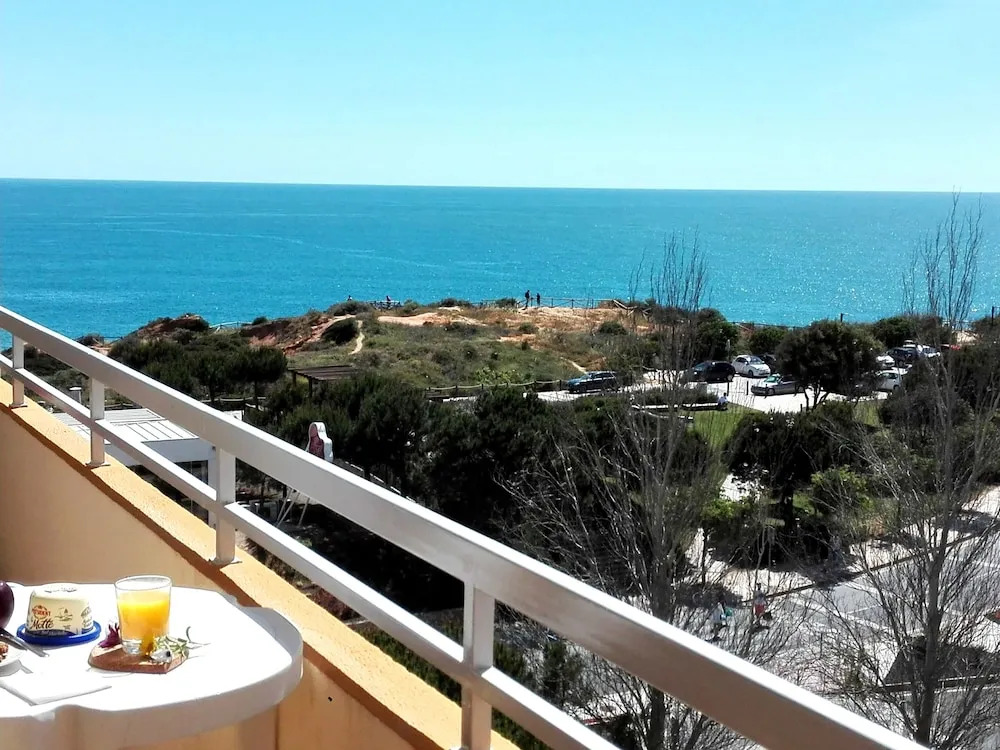 Sunny Apartment in Praia da Rocha