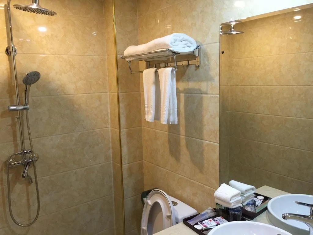 Huoshan Century Inn