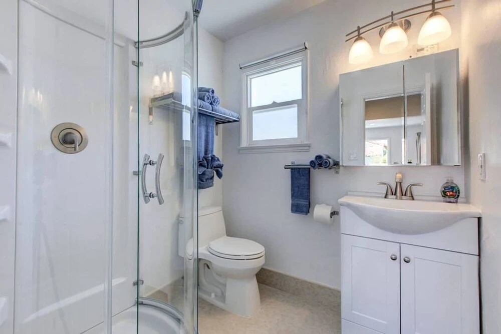 B1 Remarkable Contemporary Studio by The Beach With AC