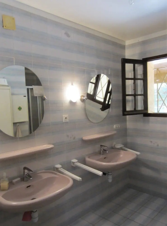 House With 4 Bedrooms in Collobrières, With Wonderful Mountain View, P