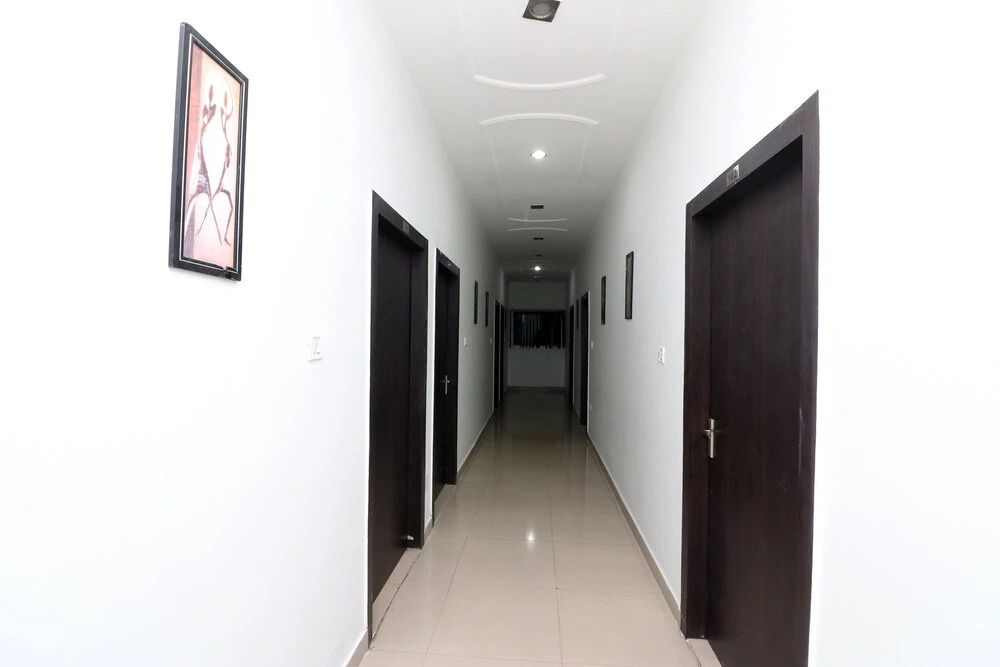 Hotel Ojus Tower by OYO Rooms