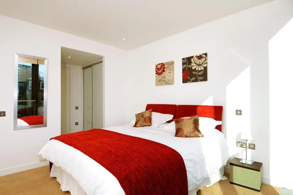 273 Stylish 2 bedroom apartment in the Quartermile development - offers private parking