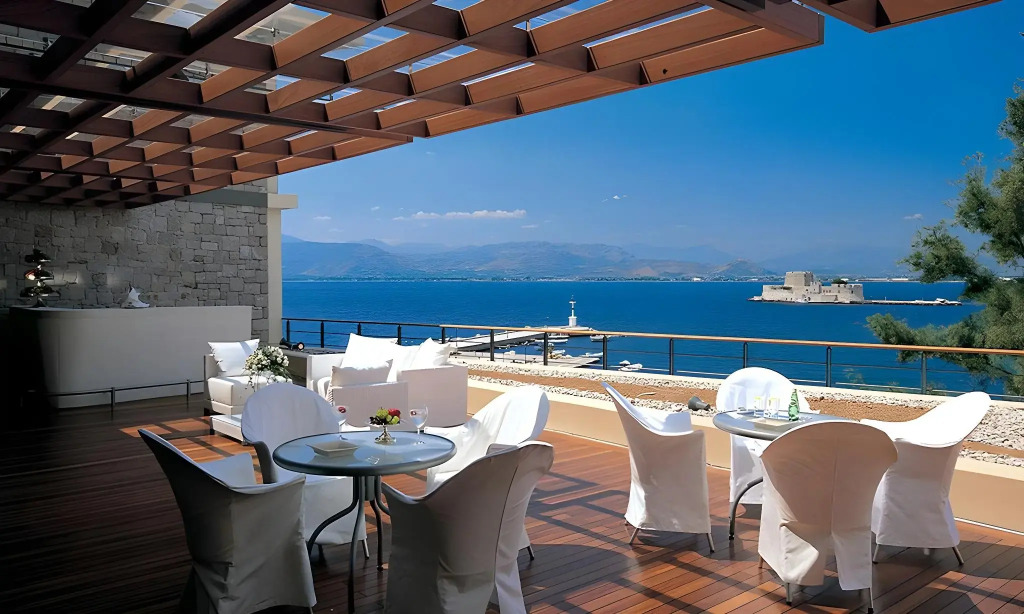Amphitryon Hotel