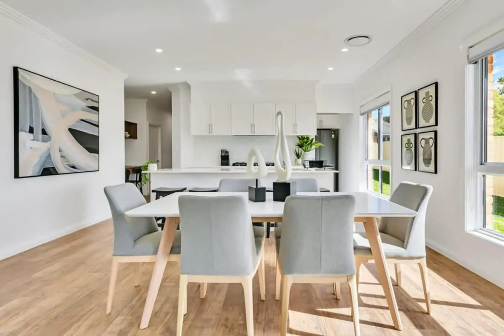 Hideaway on Curran - Modern & Comfy Retreat in CBD Firepit