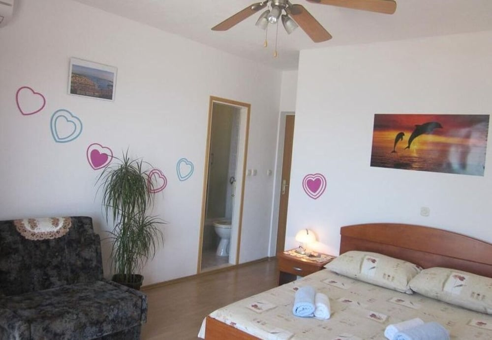 Apartments and Room Dar