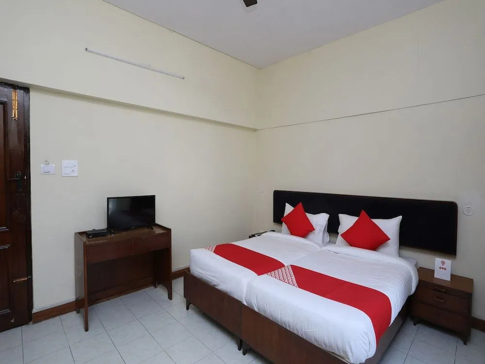OYO 15791 Flagship Hotel Executive Hazratganj