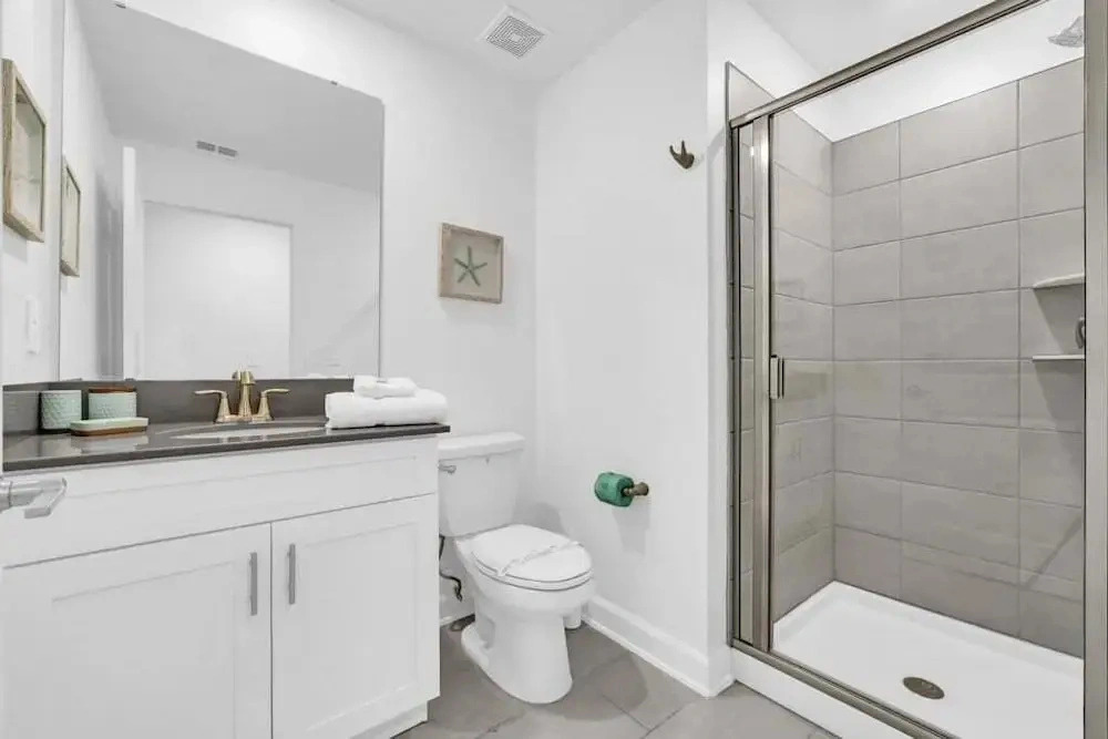 Luxury, Luxury, Luxury Pool Home! 5 Bedroom Townhouse