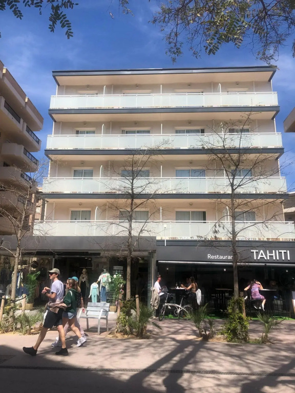 Hostal Tahiti