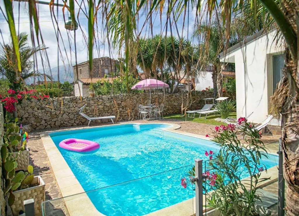 Villa con Piscina
