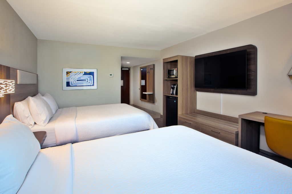 Holiday Inn Express & Suites I-26 & Us 29 At Westgate Mall by IHG