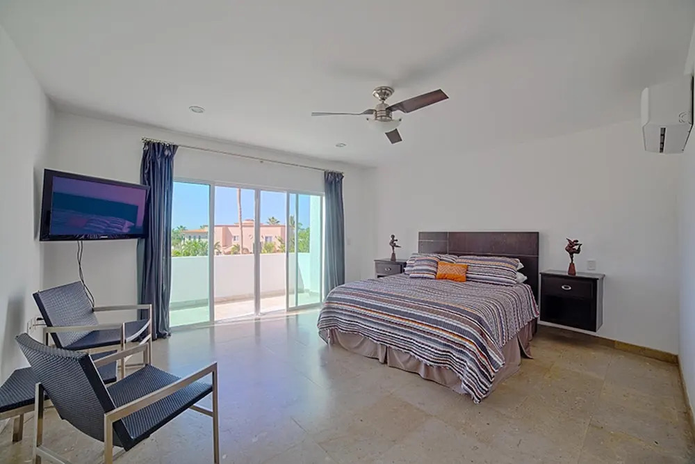 Walk to Cabo Bella beach 3BR Gem: Casa Angelina